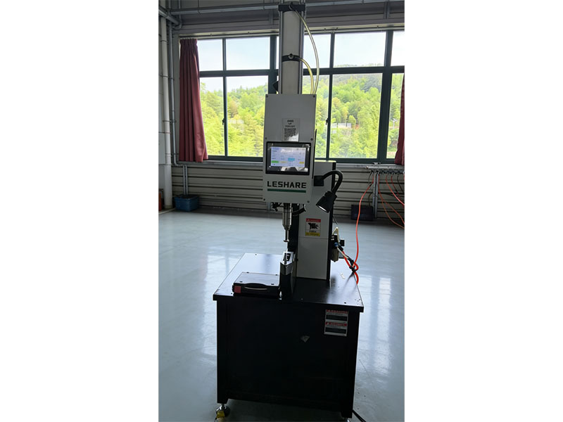 05.Sheet-metal-equipment---Riveting-machine